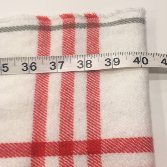 ✅ SOLD Oversized Wool Scarf or Wrap Cream/Red/Grey - Picture 5 of 6